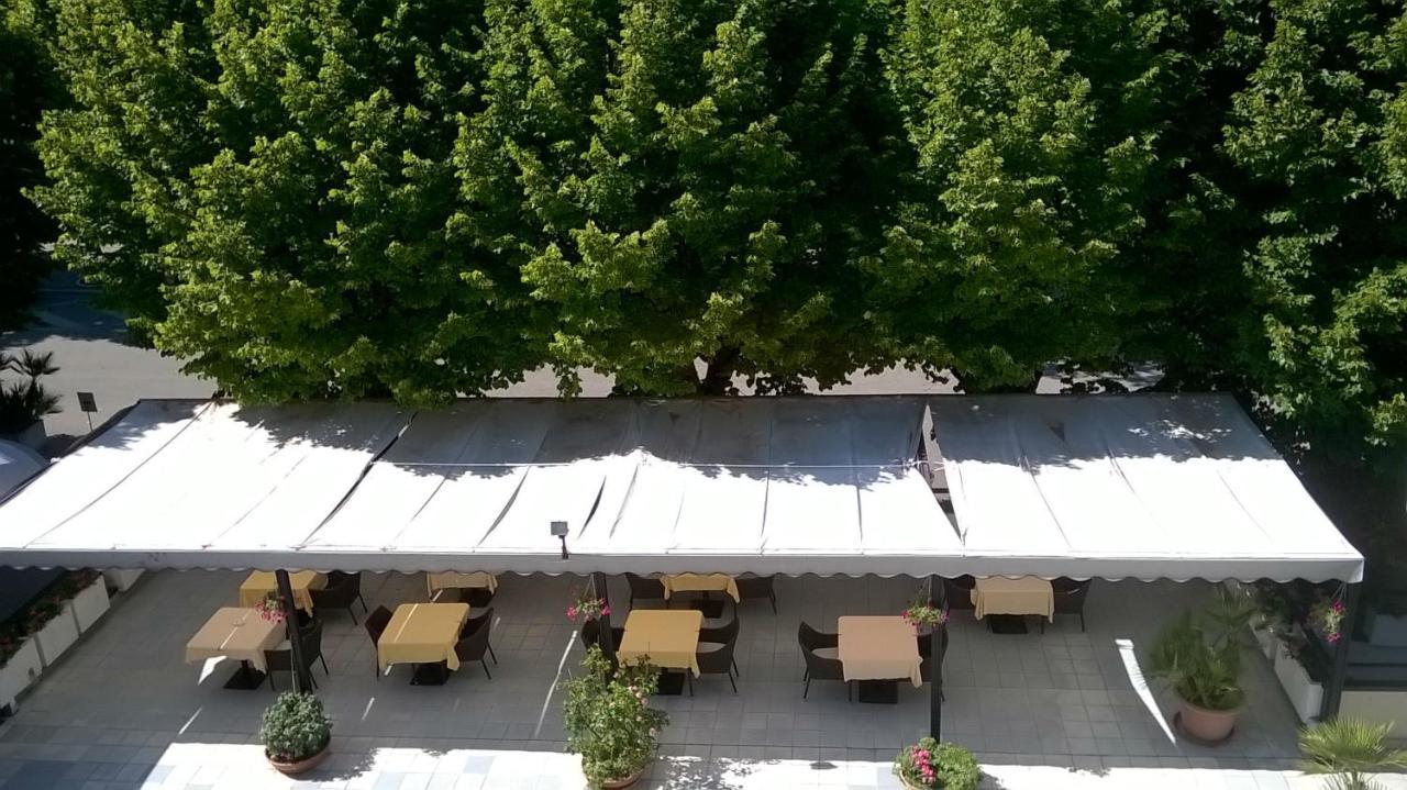 Hotel Du Parc Atri Exterior photo